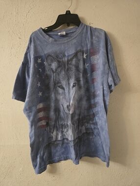 Gildan Blue Tie-Dye Wolf American Flag Short Sleeve Tee
